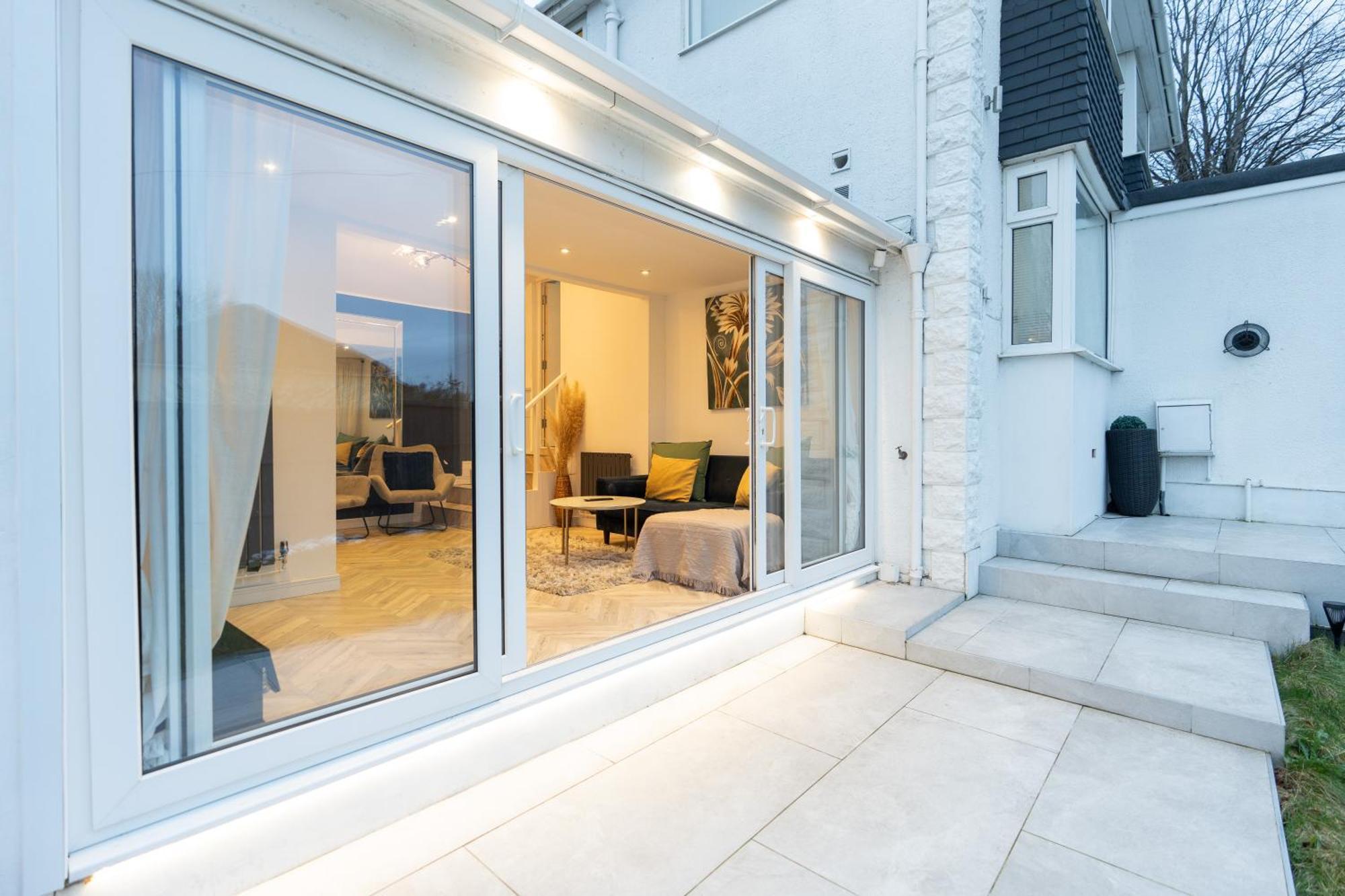 Estwood - Gated House Villa Southampton Luaran gambar