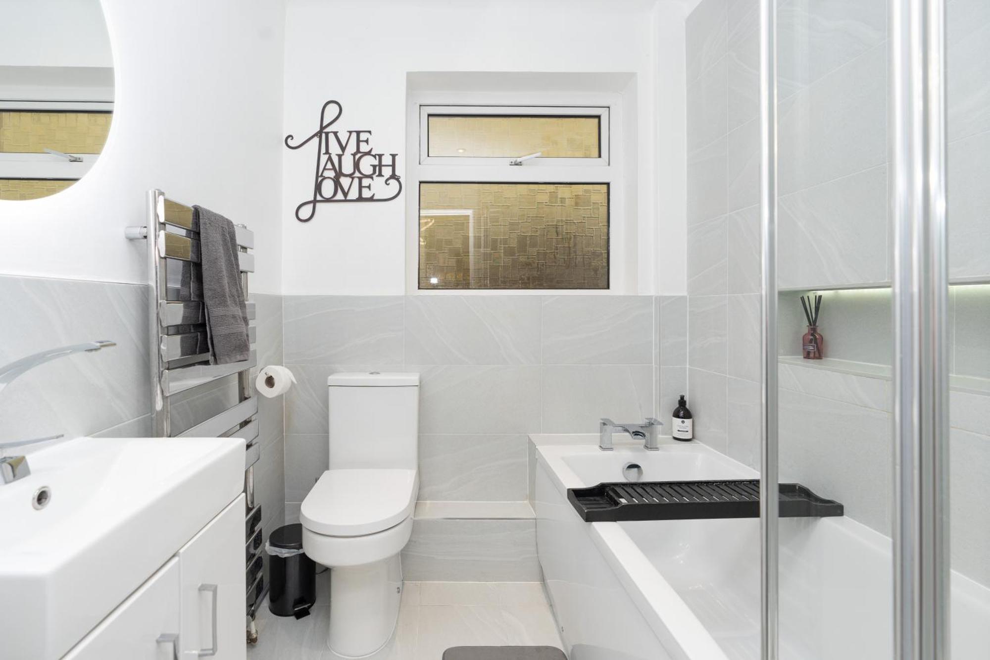 Estwood - Gated House Villa Southampton Luaran gambar
